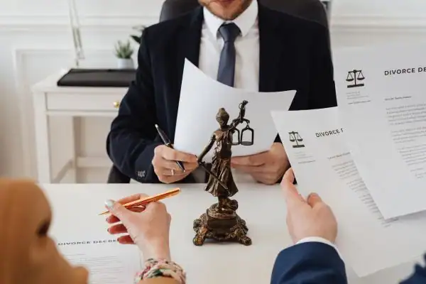 our fees Bourne from EH Mediation - image of couple in joint mediation meeting